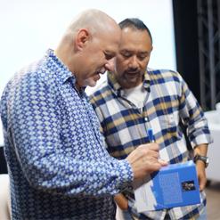 41 Tahun Menebarkan Cahaya Bersama Mizan Pustaka